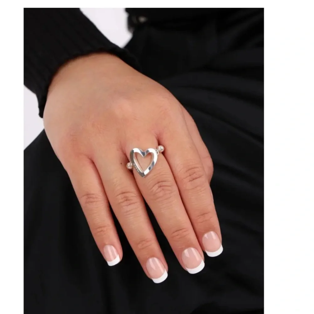 Gucci Silver 925 Heart Ring with Beaded Detail - Picture 9 of 9